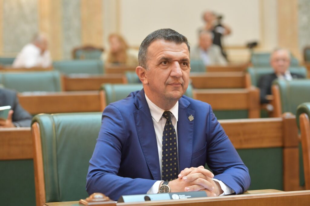 Facebook/ Liviu Bratescu