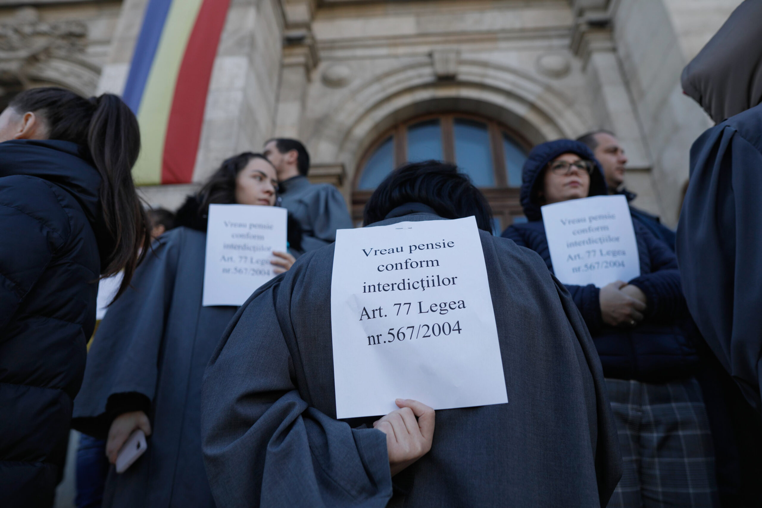 pensie magistrati-protest-grefieri