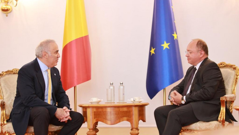 Twitter/Garry Kasparov si Bogdan Aurescu