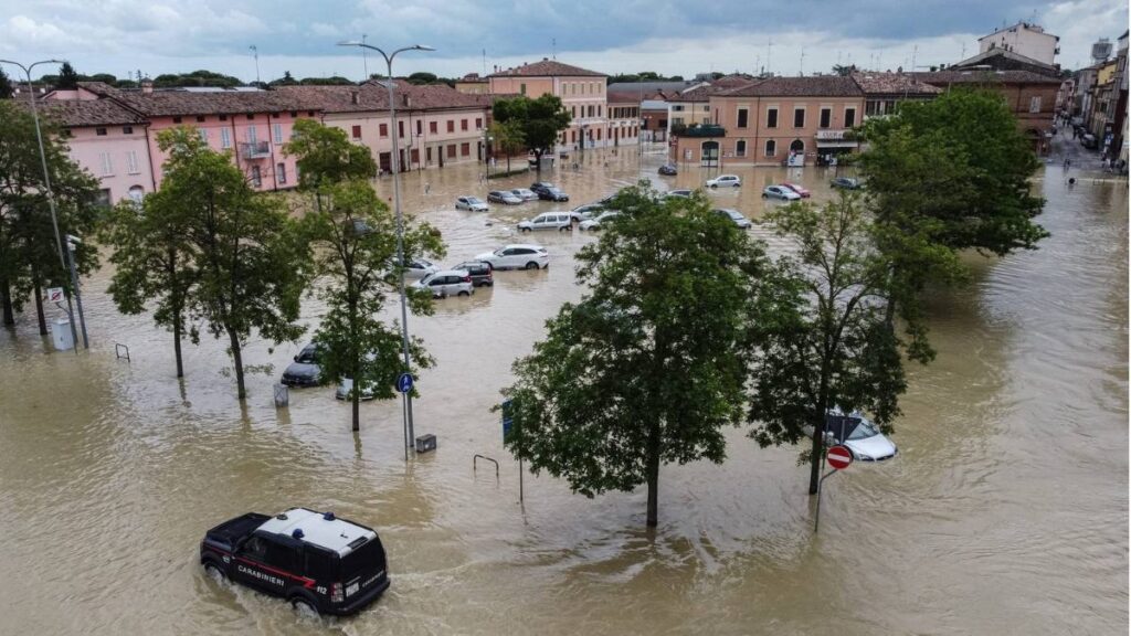 gazeta romaneasca/inundatii italia