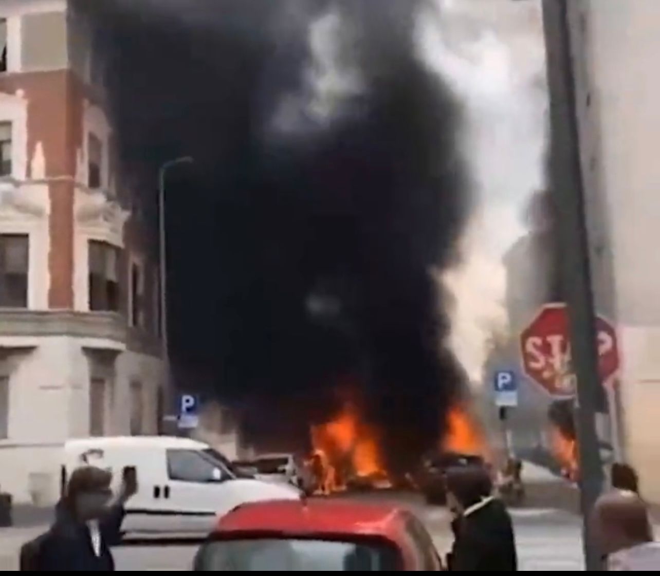 EXPLOZIE MASINI MILANO