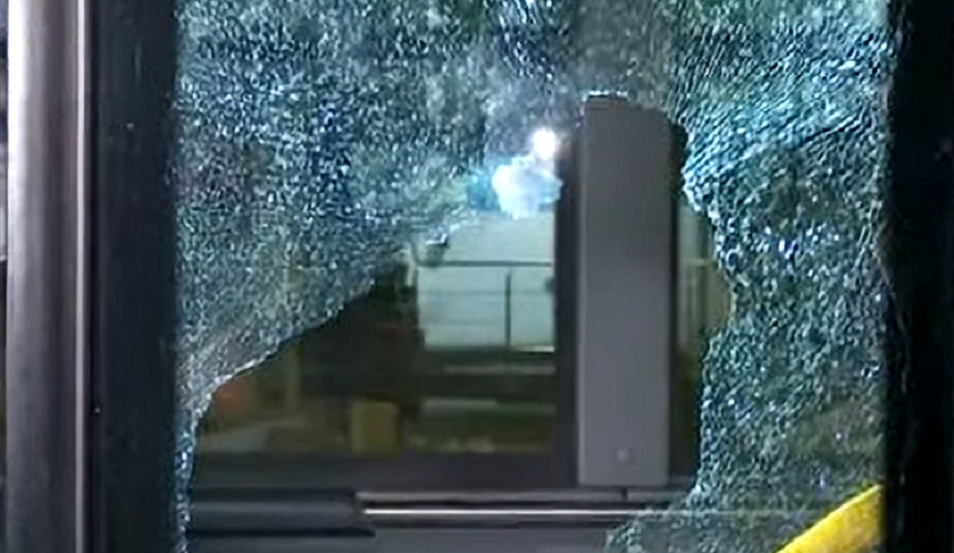 autobuz atacat / captură video